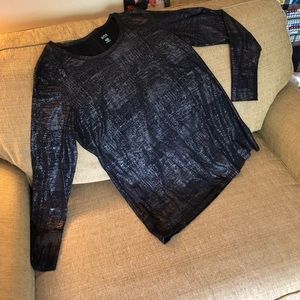 a.n.a. Women’s Sz L black metallic look top